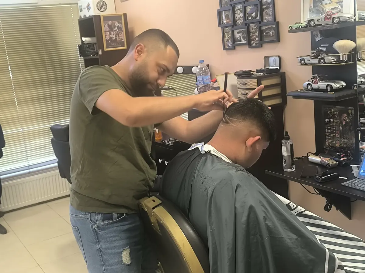 Стилен Undercut — Цветан